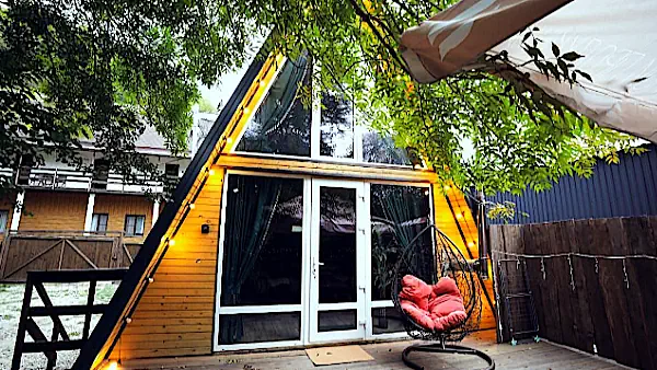 A‑frame с чаном у каньона